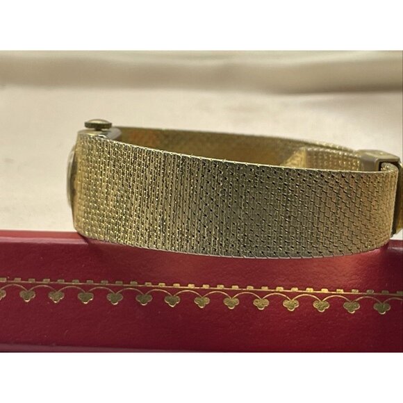 Vintage LADIES DOMINION Watch, Running 17 Jewel - Picture 6 of 10